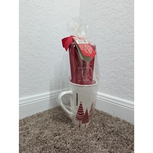 NWT 2017 Starbucks Christmas Trees 16 fl oz with Peppermint Hot Cocoa